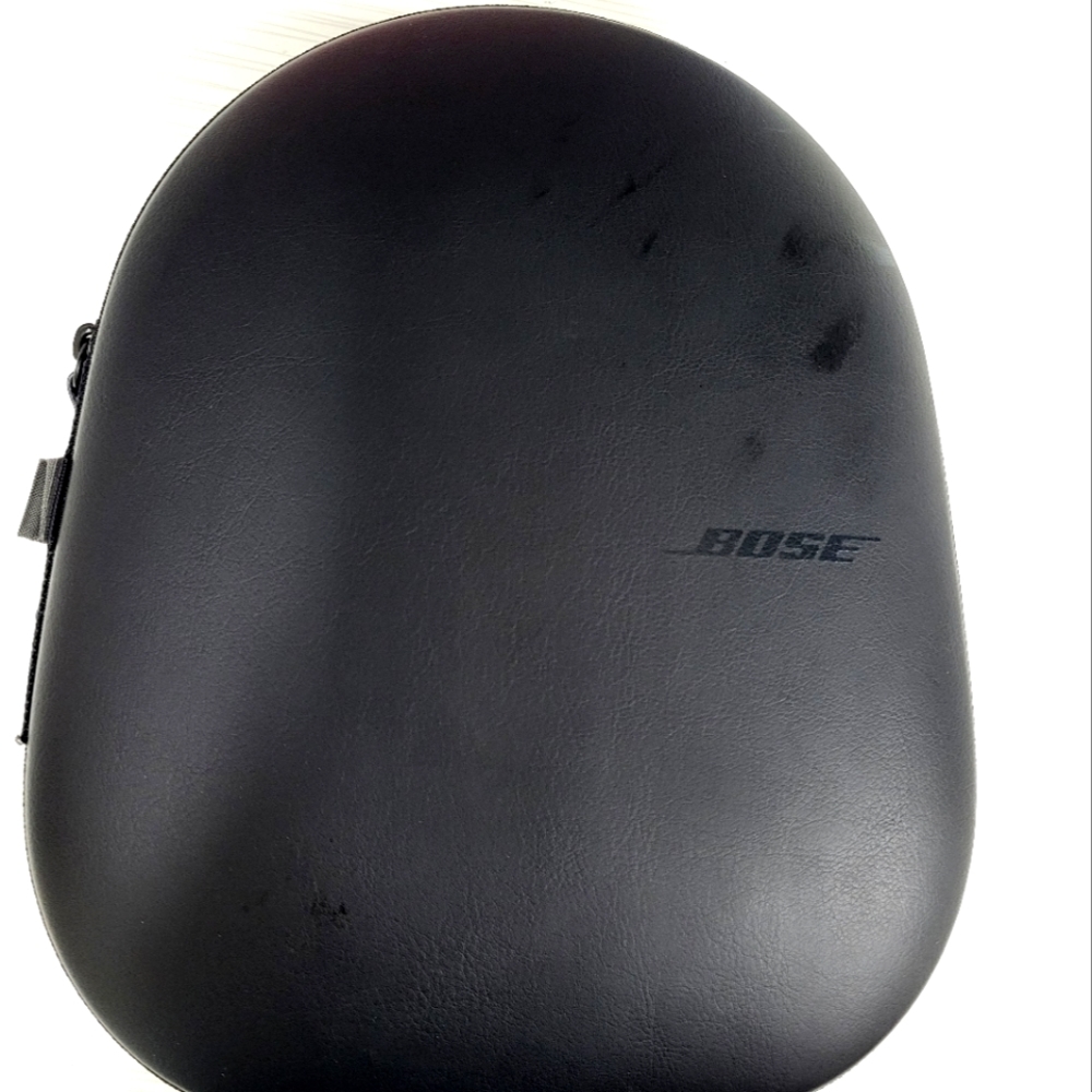 Bose NC 700 in Black